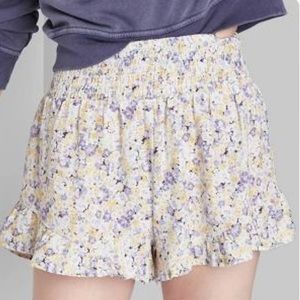 Pull-on floral ruffled shorts